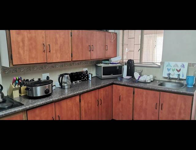 5 BEDROOM HOUSE FOR SALE IN ELDORAIGNE